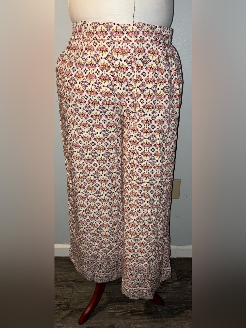 Torrid Pull‑On Wide‑Leg Stretch Challis High‑Rise Pant – Size 2T